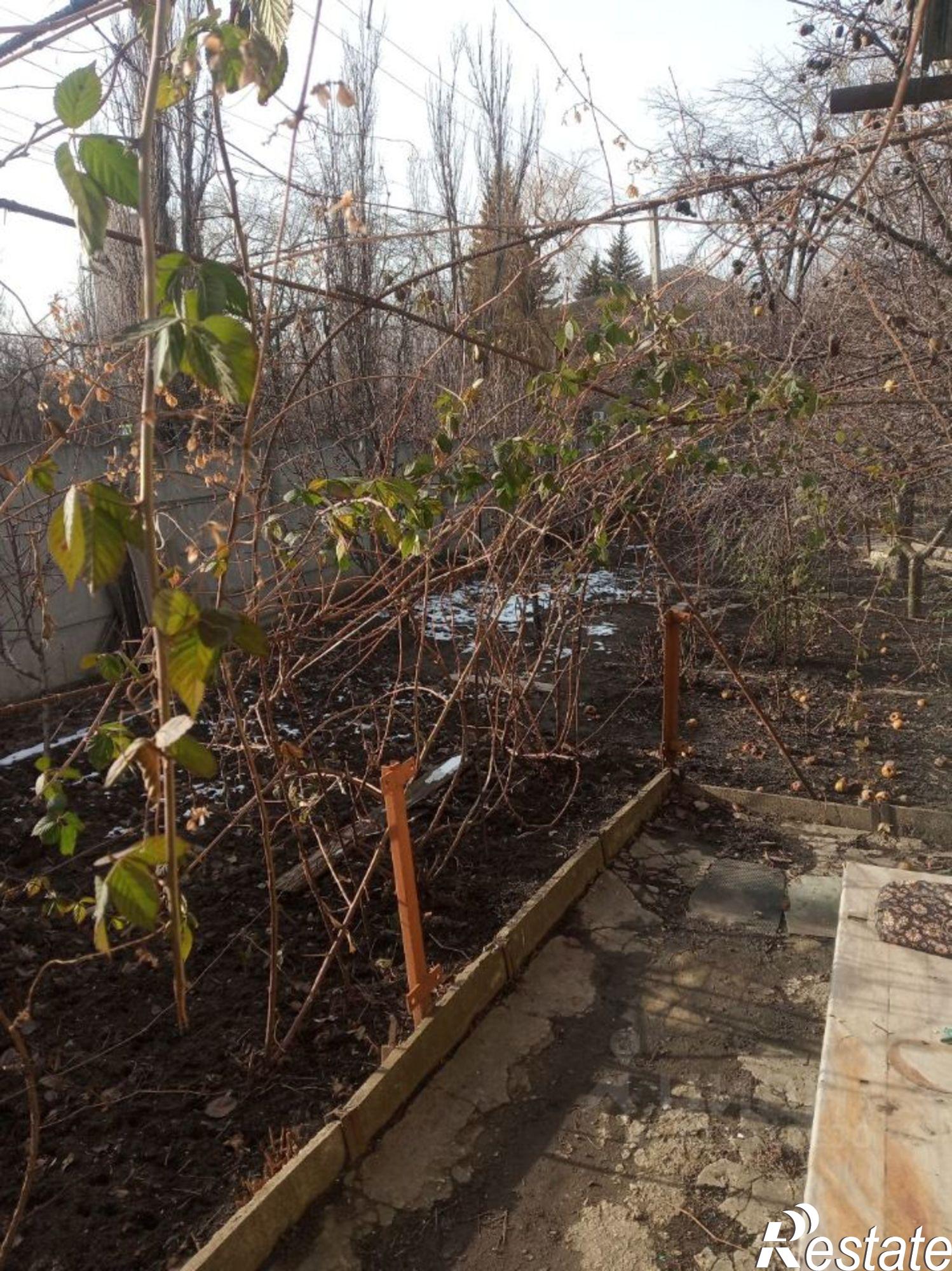 Купить дачу, дом, коттедж за 4 500 000 рублей на Октябрьская площадь, 2