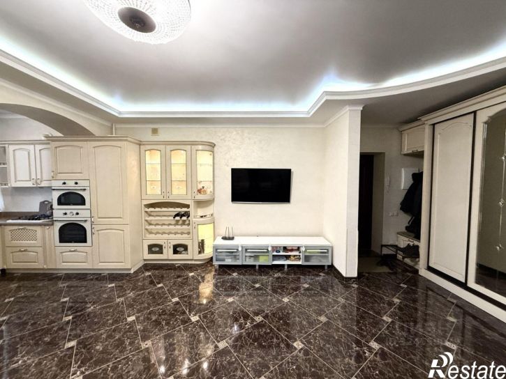 3-комн квартира ул Инициативная, 46,  д. 46