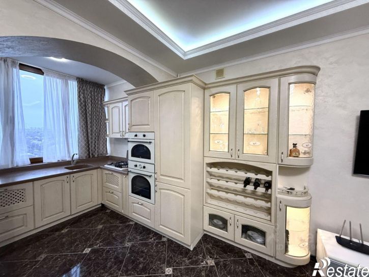 3-комн квартира ул Инициативная, 46,  д. 46