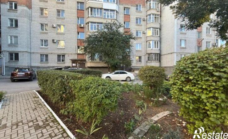 4-комн квартира улица Розы Люксембург, 44,  д. 44