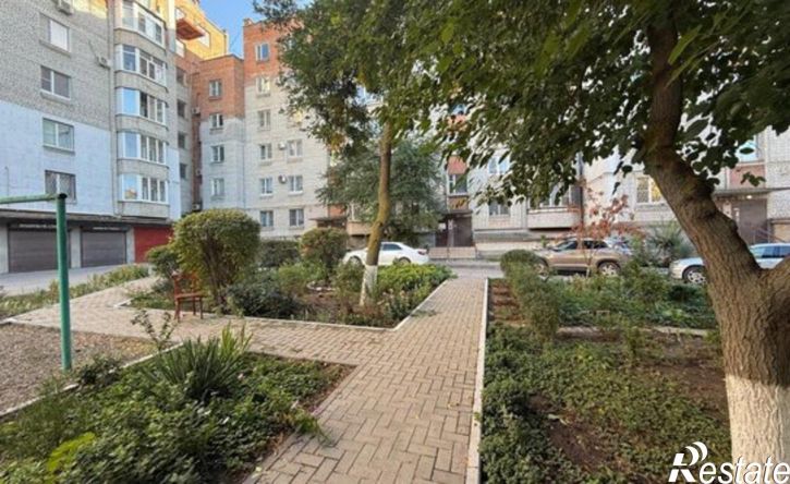 4-комн квартира улица Розы Люксембург, 44,  д. 44