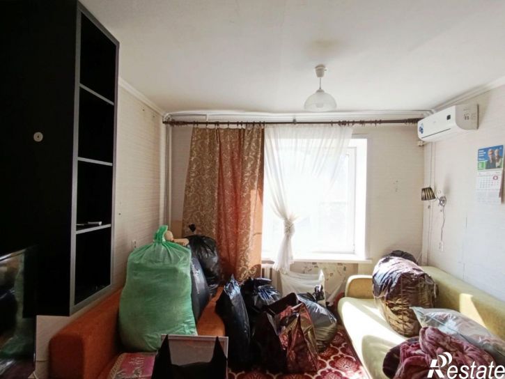 Комната ул Комарова, 12,  д. 12