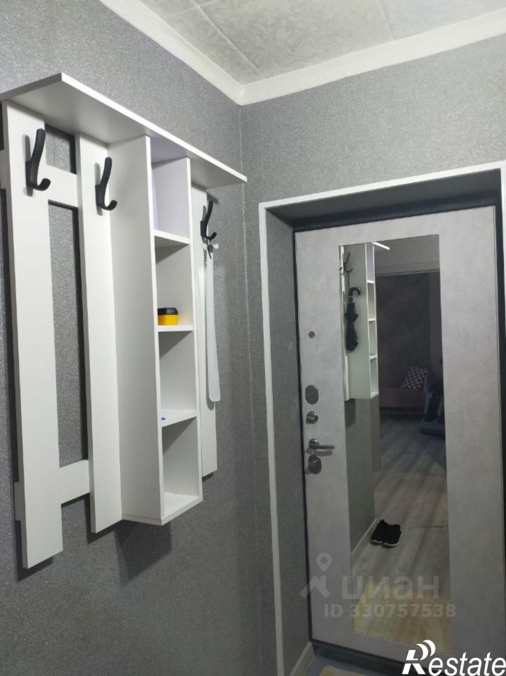 3-комн квартира улица Бабушкина, 54Б,  д. 54Б