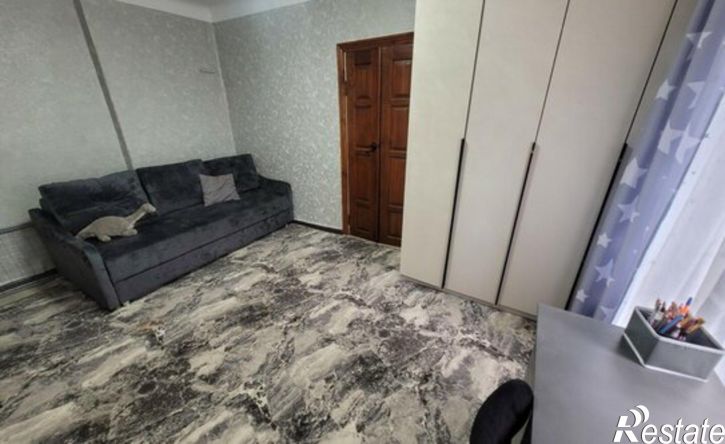 4-комн квартира ул 4-я Линия, 69,  д. 69