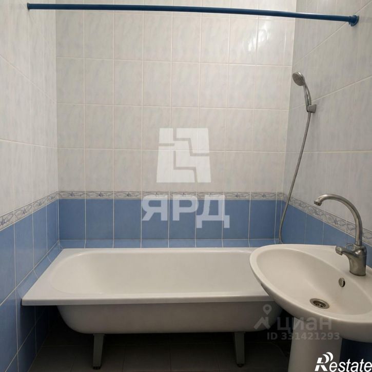 2-комн квартира улица Дзержинского, 125,  д. 125
