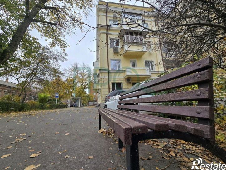 6-комн квартира Украинский пер, 2 4,  д. 2 4,  к. 4