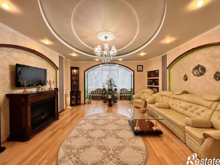 4-комн квартира ул Инструментальная, 43В,  д. 43В