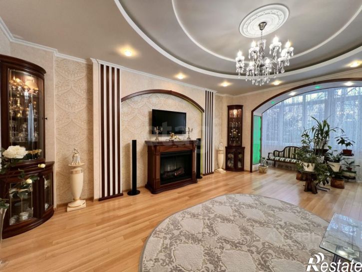 4-комн квартира ул Инструментальная, 43В,  д. 43В