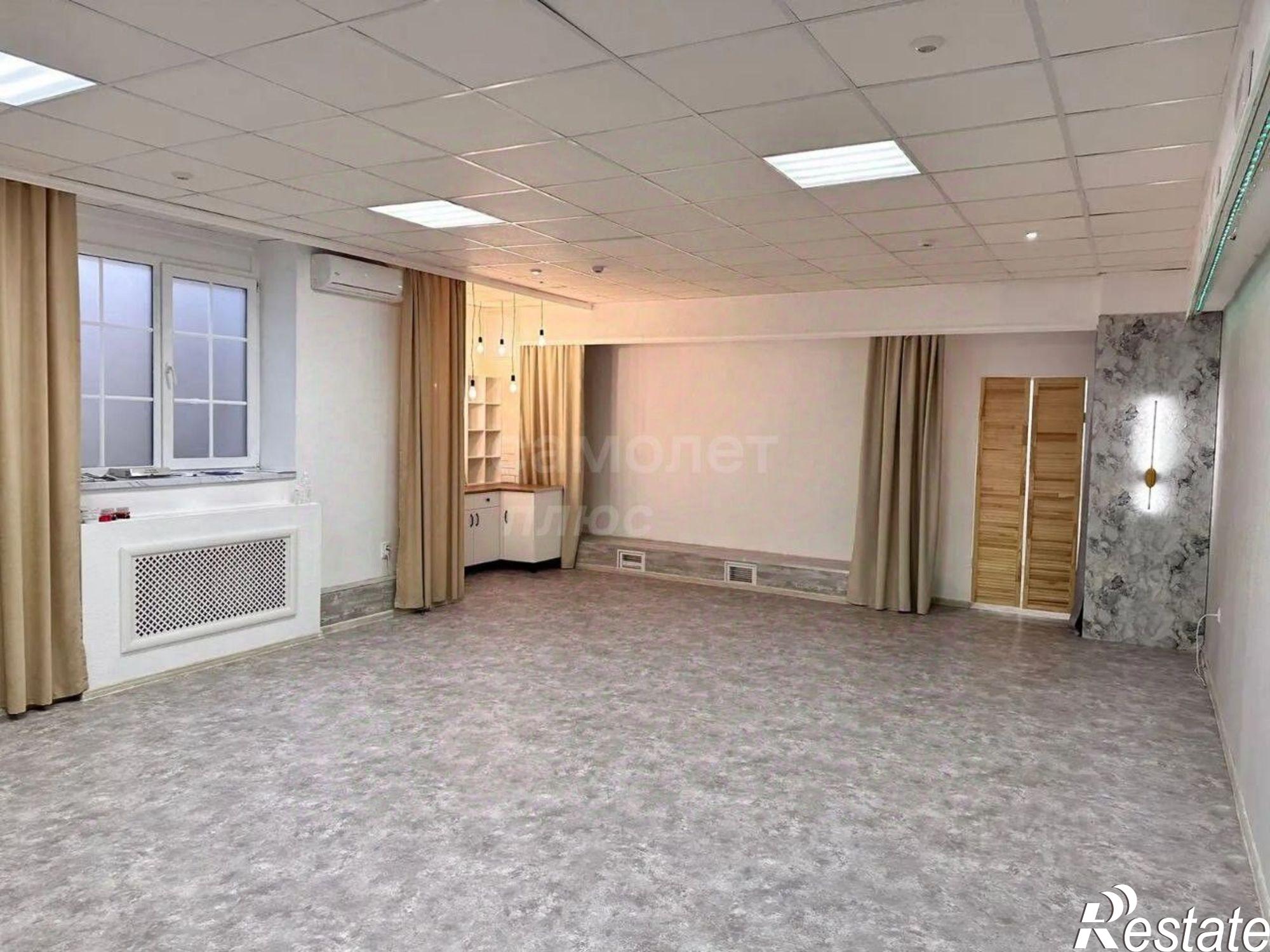 Купить офис, помещение под офис за 3 971 000 рублей на ул Чехова, 353-5