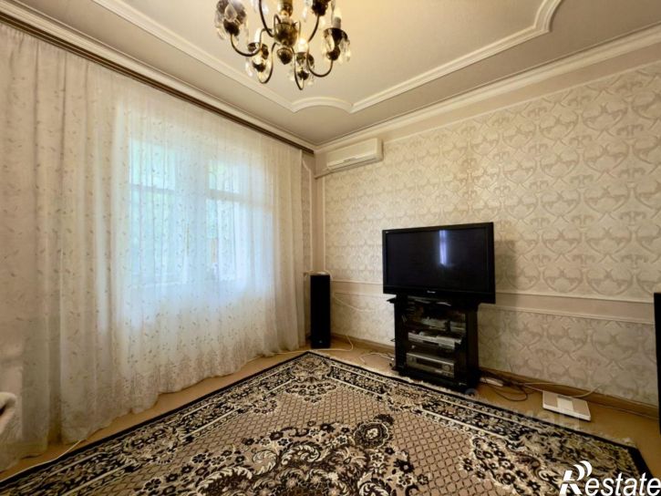 3-комн квартира ул Дзержинского, 111-12,  д. 111-12