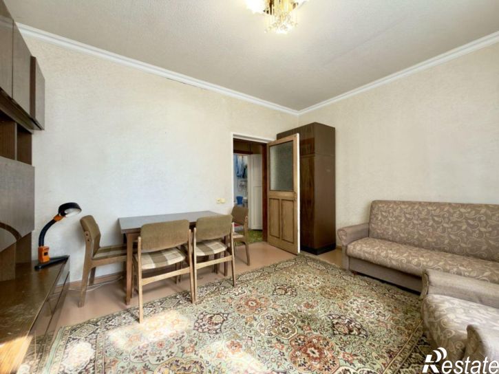 3-комн квартира ул Дзержинского, 111-12,  д. 111-12