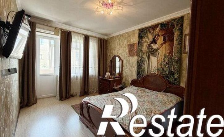 2-комн квартира улица Нестерова, 19,  д. 19