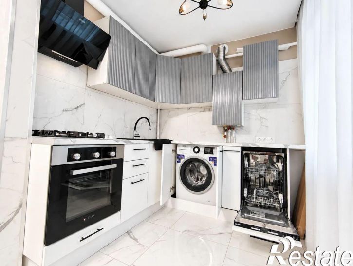 2-комн квартира улица Сергея Шило, 237,  д. 237