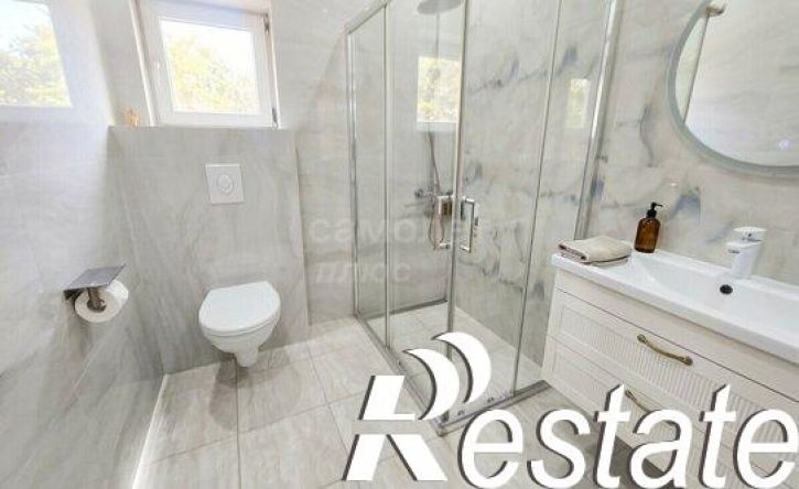 2-комн квартира улица Адмирала Крюйса, 28А,  д. 28А