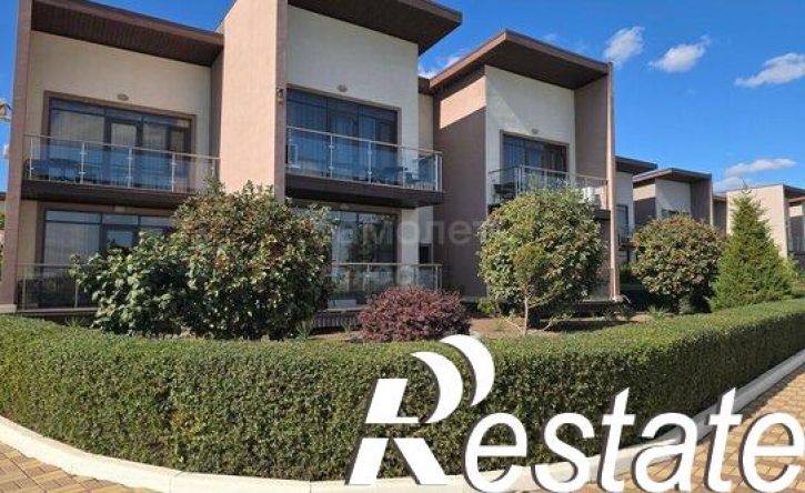 2-комн квартира улица Адмирала Крюйса, 28А,  д. 28А