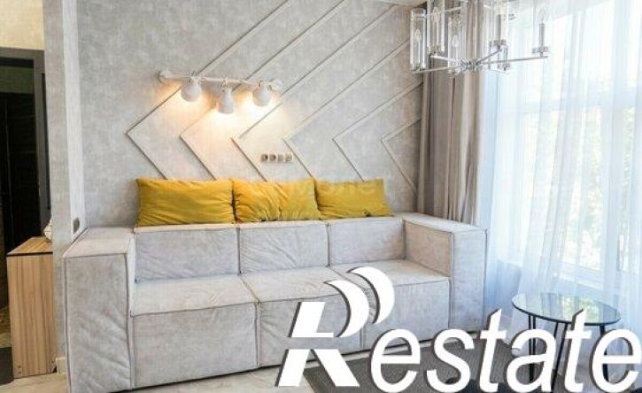 2-комн квартира улица Адмирала Крюйса, 28А,  д. 28А